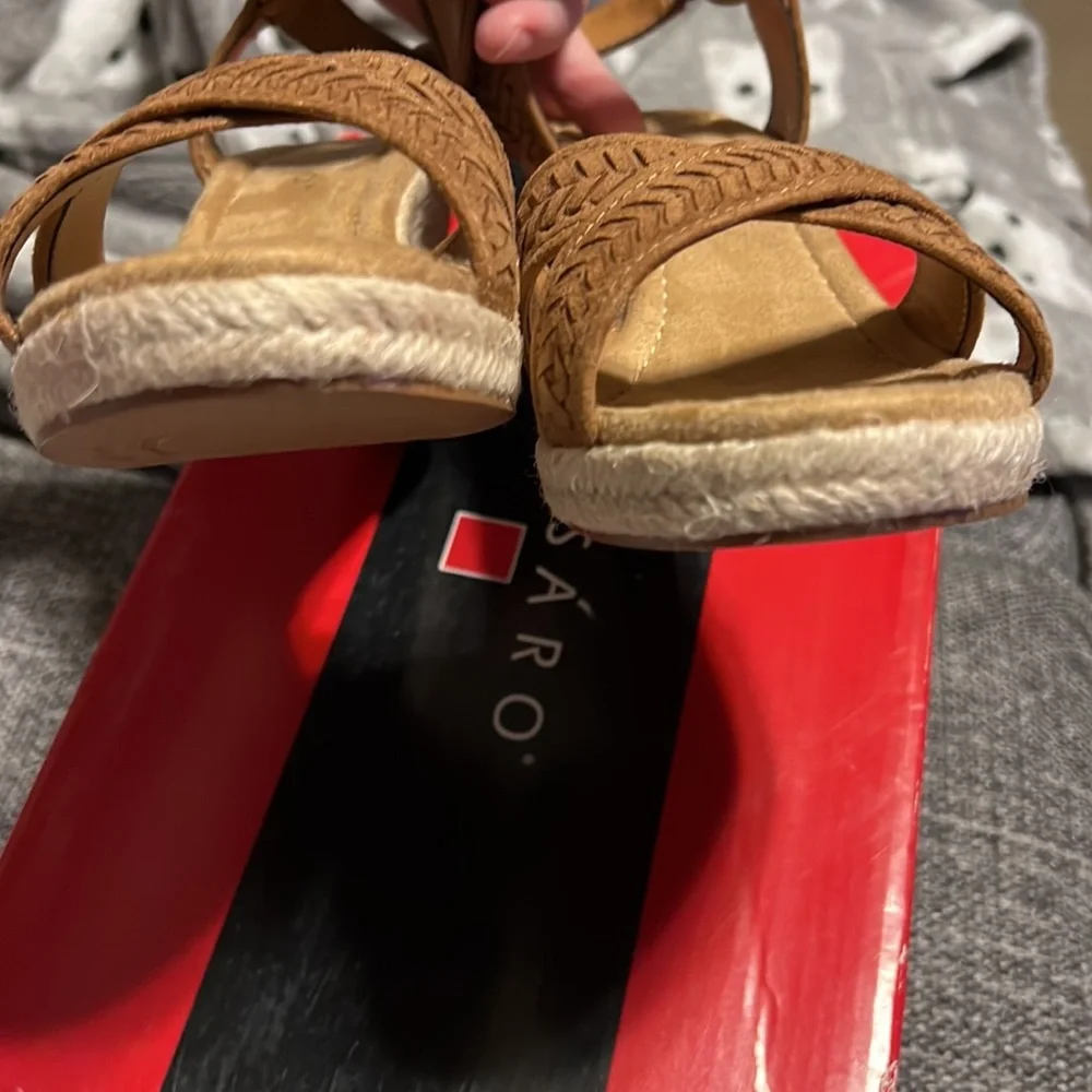 NWT Pesaro Skye Wedge Sandals